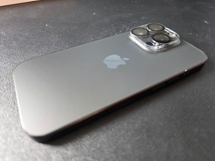 iPhone 15 Pro 128GB Black Titanium Unlocked + Box & Extras