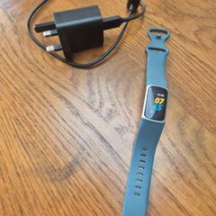 Fitbit Charge 5