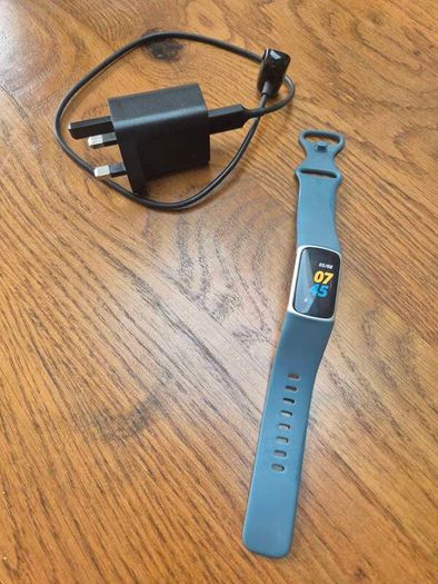 Fitbit Charge 5