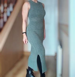 Knitted Khaki NEW LOOK dress, with side slits, size S