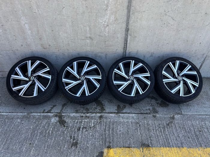 Genuine Volkswagen R-Line GTI Bergamo 18" Alloy Wheels