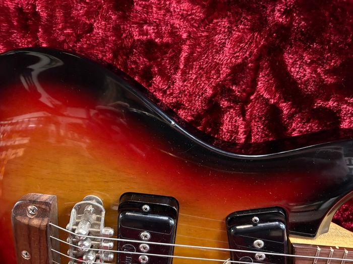 Mosrite Ventures Mini Sunburst 1990's