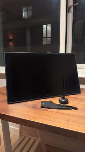 huion kamvas 22 plus / drawing tablet