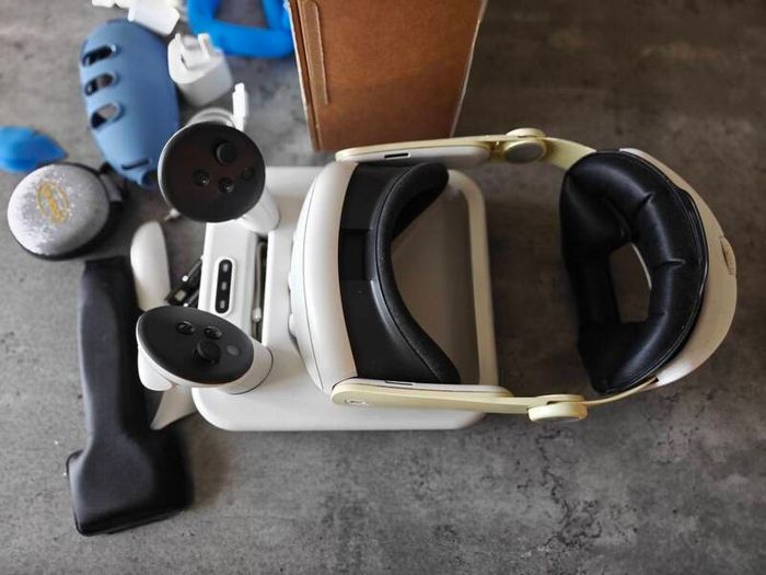 Meta Quest 3 with charging dock, rechargeable batteries, extra lenses, the back strap