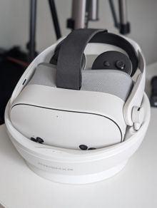 Quest 3S Charging Dock - PrismXR