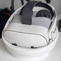 Quest 3S Charging Dock - PrismXR