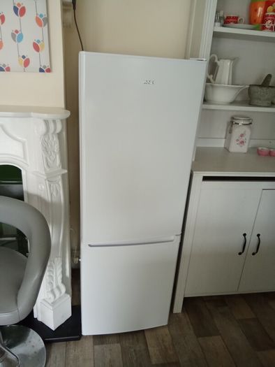 Fridge freezer Logik