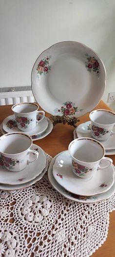 Porcelain set for 5