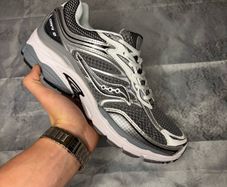 Saucony Omni 9 Pro Grid