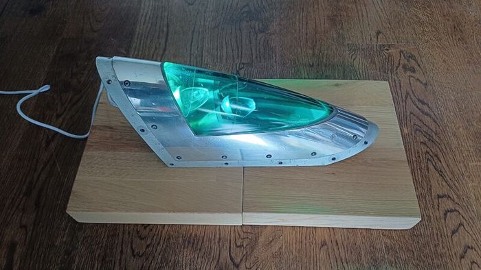 Authentic Boeing 737-800 Navigation / Position Light Mounted Display with Working Illumination