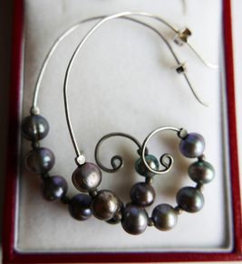 Vintage 925 Sterling Silver and dark pearl swirl earrings
