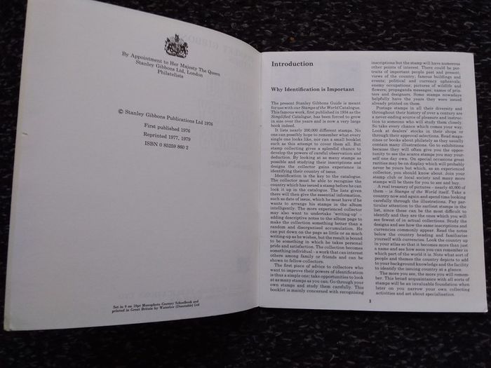 Stanley Gibbons Guides - How To Identify Stamps - 1979