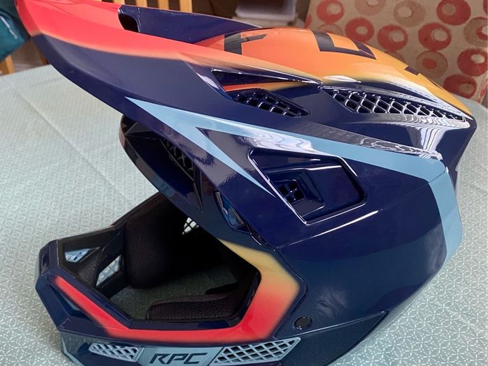 Fox RPC carbon helmet