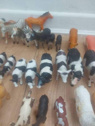 Animal figurines