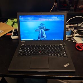 Lenovo ThinkPad X240 - 12.5" - Intel i5 - 4GB RAM - 180GB SSD - Windows 10 - Compact