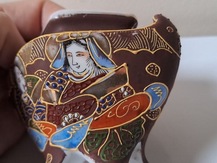 SALE!  Vintage Hand Painted Japanese Porcelain Vessel