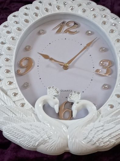 Beautiful Big, Oval Peacock Clock, pwo