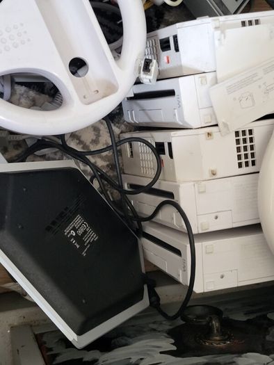 Wii Bundle. Fast Sale No Room