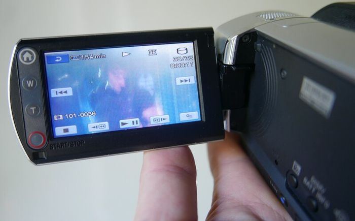 Sony Handycam DCR-SR35E 30GB HDD Camcorder, Y2K Digicam, Retro Video Camera, Carl Zeiss 40x Zoom, Vintage Digital Handycam