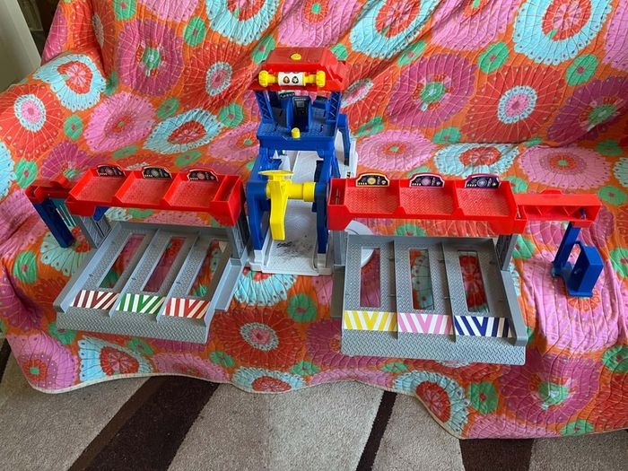 4 lots paw patrol & 3 lots hot wheels
