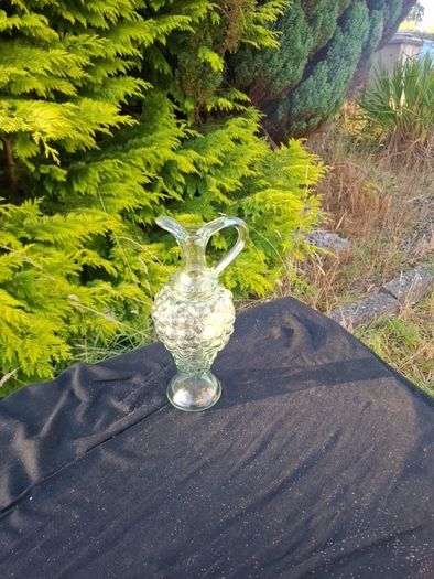 Clear grappe pitcher postage possible
