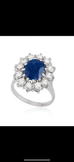 Bespoke Natural and lab grown diamond rings.