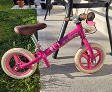 Girls balance bike