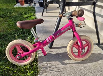 Girls balance bike