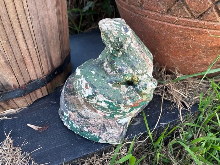 Concrete garden frog