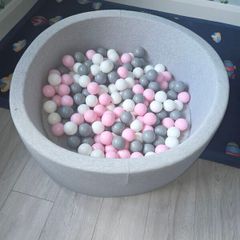Baby ball pit & coloured balls