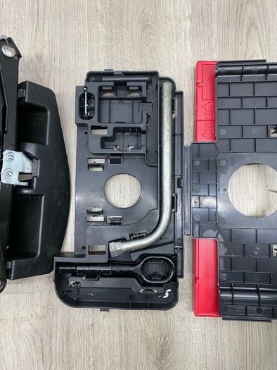 Spare wheel 2013 Audi A5 Sline Jack Tool Kit