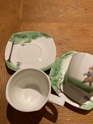 Cup and saucer sets