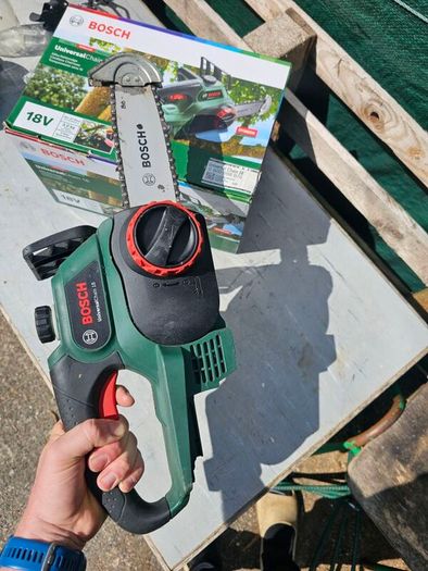 Bosch cordless Universal Chainsaw 18v
