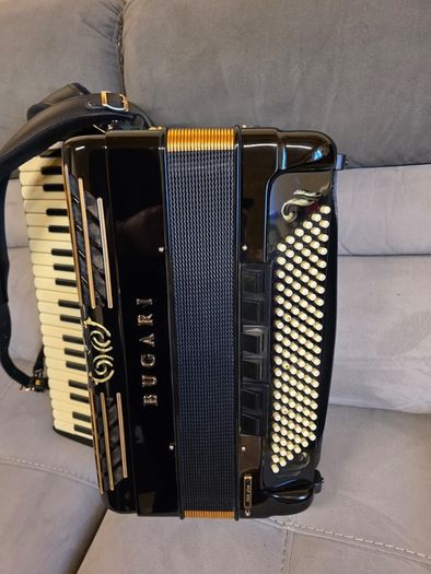 New Bugari 288 gold plus 120 Bass accordion