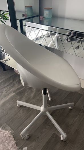 desk chair