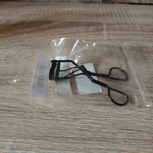 NEW Eyelash curler