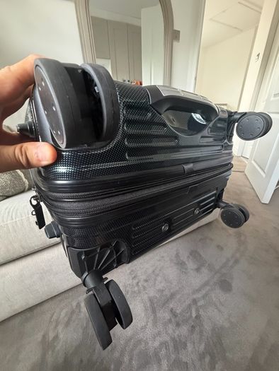 Medium size expandable luggage (new)
