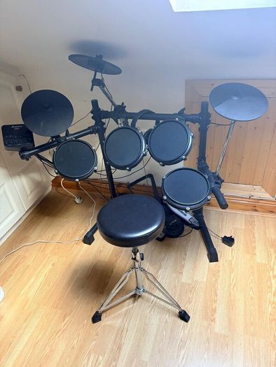 Electronic Drum Kit