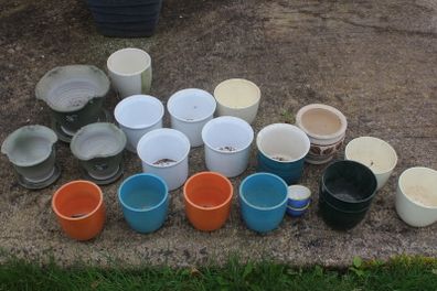 Ceramic plant pots