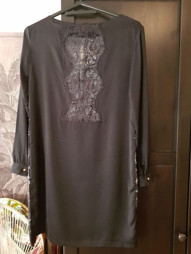 Zara Black Dress, beautiful print, lace detail at the back, size S