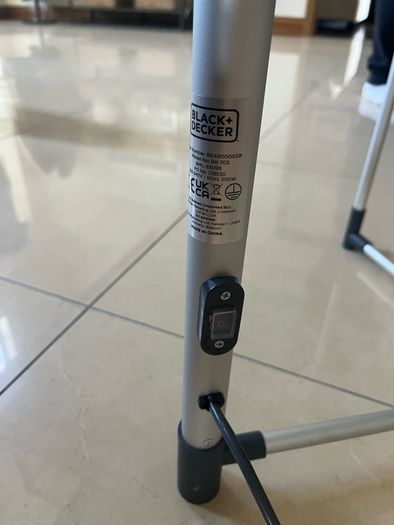 Heated clothes airer