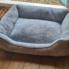 Riley Soft Velvet Pet Bed - Brown/Grey