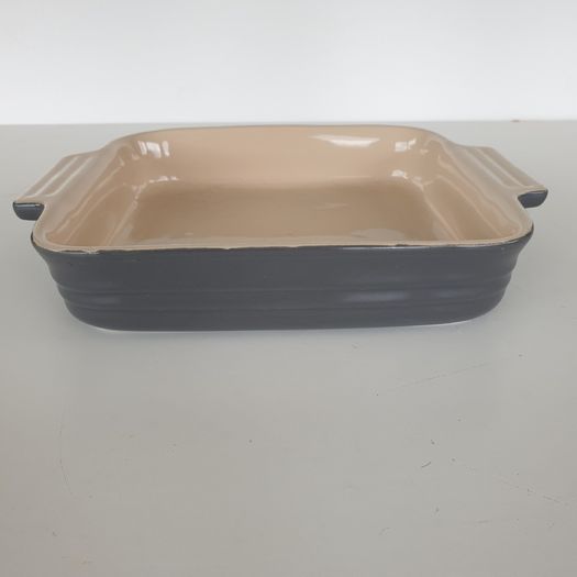 Le Creuset square stoneware baking dish
