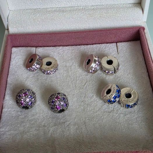 Pandora various charms clips set of two very good condition 25e pairs