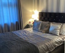 Ottoman king size bed with mattress