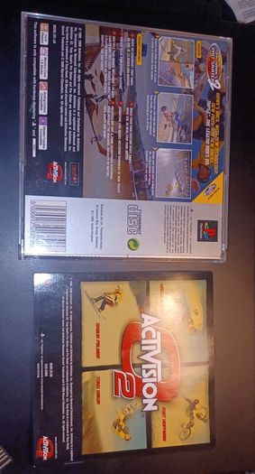 PS1 Tony Hawks Pro skater 2 cd case and manual