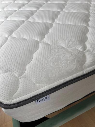 Brand New Respa Harley Mattress  King  Never Used