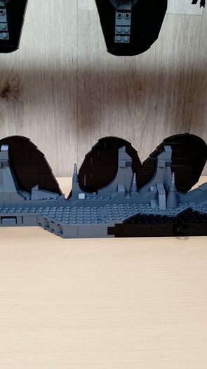 LEGO 76252 Batcave - Shadow Box