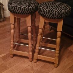 Classic Soft Oak High Bar Stool with Black Diamond Seat (2 set)