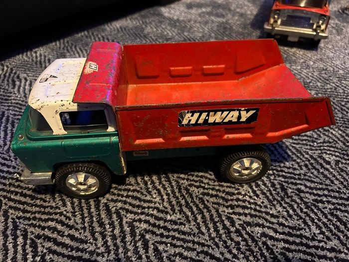 Vintage tri-ang tipping lorry